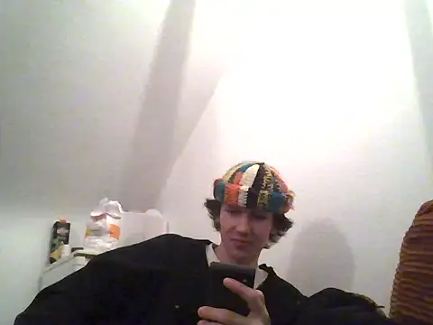 Snapshot of hangskater89 chatting on January 5, 2026, 6:11 pm hangskater89 online show from January 5, 2026, 6:11 pm