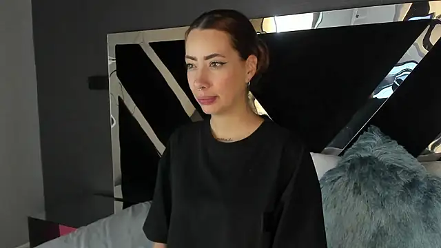 LolaGray   online show from January 18, 2026, 5:38 pm