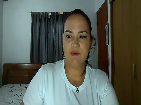 Snapshot of Roja_tentacion chatting on May 25, 2026, 6:39 pm Roja tentacion online show from May 25, 2026, 6:39 pm