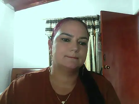 Snapshot of Roja_tentacion chatting on February 10, 2026, 9:03 pm Roja tentacion online show from February 10, 2026, 9:03 pm