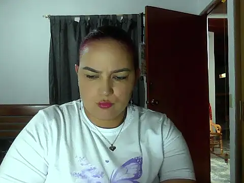 Snapshot of Roja_tentacion chatting on May 8, 2026, 8:12 pm Roja tentacion online show from May 8, 2026, 8:12 pm