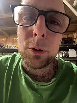 WIDBIGWHITECOCK online show from March 7, 2026, 3:35 am