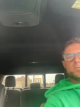 WIDBIGWHITECOCK online show from April 15, 2026, 5:06 pm