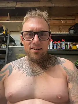 Snapshot of WIDBIGWHITECOCK chatting on July 6, 2026, 3:13 am WIDBIGWHITECOCK online show from July 6, 2026, 3:13 am