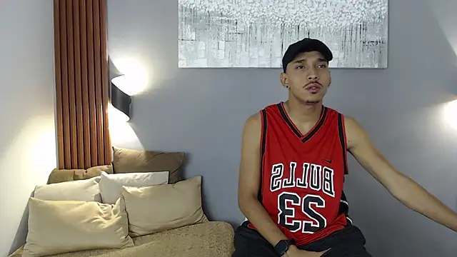 Julian Dark  online show from February 14, 2026, 5:18 am