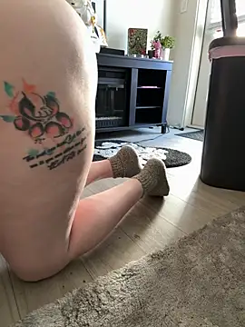 p0undmeharder online show from April 3, 2026, 5:52 pm