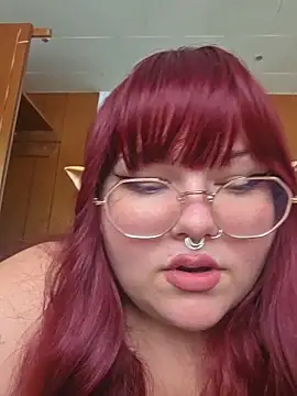 LunaLuxxx666 online show from February 4, 2026, 7:42 pm