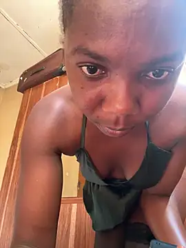 Chomi2014 online show from April 17, 2026, 12:30 pm