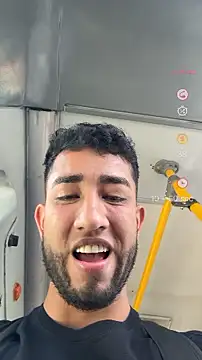 Snapshot of liam_bronw chatting on February 13, 2026, 5:46 pm liam bronw online show from February 13, 2026, 5:46 pm