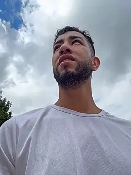 Snapshot of liam_bronw chatting on February 16, 2026, 2:05 pm liam bronw online show from February 16, 2026, 2:05 pm