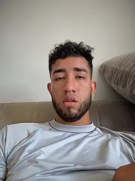 Snapshot of liam_bronw chatting on February 15, 2026, 7:02 pm liam bronw online show from February 15, 2026, 7:02 pm