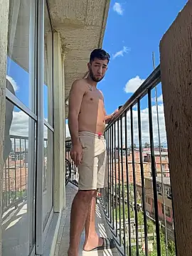 Snapshot of liam_bronw chatting on January 18, 2026, 3:59 pm liam bronw online show from January 18, 2026, 3:59 pm