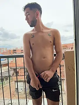 Snapshot of liam_bronw chatting on February 3, 2026, 3:50 pm liam bronw online show from February 3, 2026, 3:50 pm