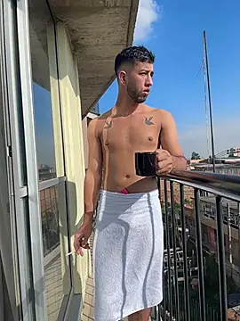 Snapshot of liam_bronw chatting on February 11, 2026, 1:22 pm liam bronw online show from February 11, 2026, 1:22 pm