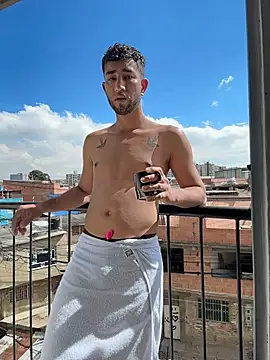 Snapshot of liam_bronw chatting on February 9, 2026, 2:37 pm liam bronw online show from February 9, 2026, 2:37 pm