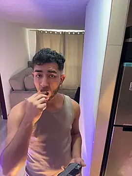 Snapshot of liam_bronw chatting on January 8, 2026, 9:21 pm liam bronw online show from January 8, 2026, 9:21 pm