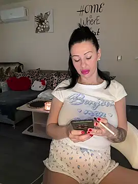 IRISWHITE17 online show from March 16, 2026, 5:44 am