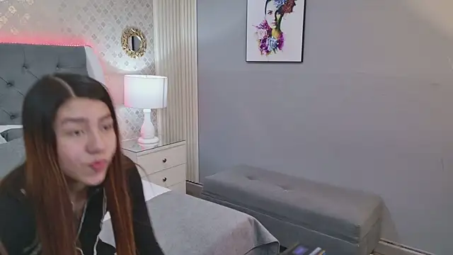 Snapshot of VioletFroost chatting on February 7, 2026, 7:22 pm VioletFroost online show from February 7, 2026, 7:22 pm