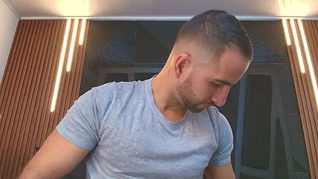 Snapshot of lorenzo_walker_1 chatting on February 14, 2026, 5:35 pm lorenzo walker 1 online show from February 14, 2026, 5:35 pm