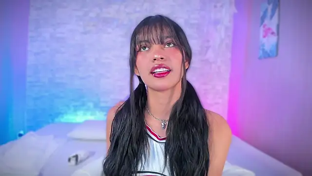 ayla lux online show from February 24, 2026, 4:57 am