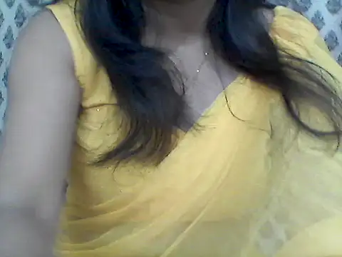 Snapshot of _Daisy chatting on April 20, 2026, 6:42 pm Daisy online show from April 20, 2026, 6:42 pm