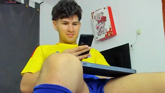 camilo model online show from April 3, 2026, 7:15 am