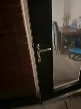 Snapshot of slutwifebbw chatting on April 1, 2026, 10:50 pm slutwifebbw online show from April 1, 2026, 10:50 pm