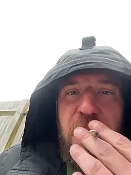 Snapshot of slutwifebbw chatting on March 29, 2026, 5:47 pm slutwifebbw online show from March 29, 2026, 5:47 pm