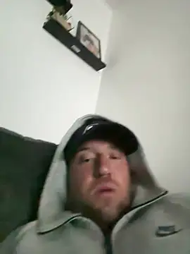 Snapshot of slutwifebbw chatting on April 6, 2026, 4:19 am slutwifebbw online show from April 6, 2026, 4:19 am