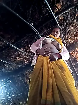 Snapshot of ARPITA_999 chatting on January 6, 2026, 3:43 am ARPITA 999 online show from January 6, 2026, 3:43 am