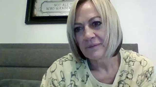 Snapshot of Milfshake227 chatting on April 2, 2026, 5:25 am Milfshake227 online show from April 2, 2026, 5:25 am