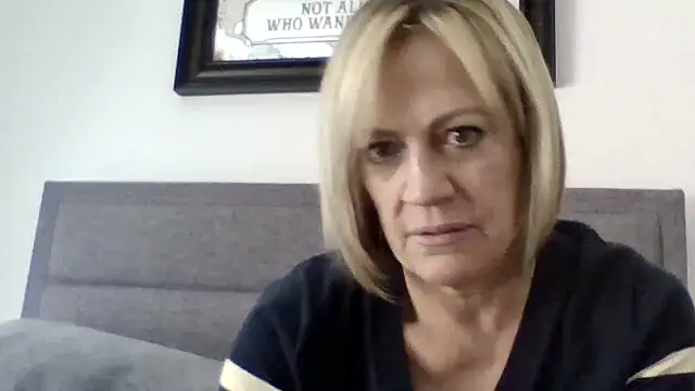 Snapshot of Milfshake227 chatting on April 9, 2026, 3:40 pm Milfshake227 online show from April 9, 2026, 3:40 pm