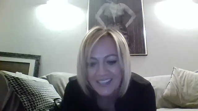 Snapshot of Milfshake227 chatting on March 4, 2026, 6:48 pm Milfshake227 online show from March 4, 2026, 6:48 pm