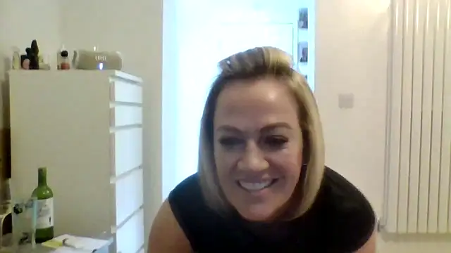 Snapshot of Milfshake227 chatting on March 6, 2026, 10:49 pm Milfshake227 online show from March 6, 2026, 10:49 pm
