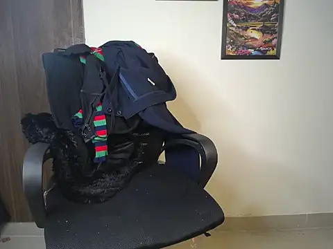 Snapshot of Loving_crush69 chatting on February 6, 2026, 5:58 am Loving crush69 online show from February 6, 2026, 5:58 am