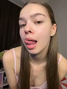 SkylineBliss online show from April 7, 2026, 6:26 am