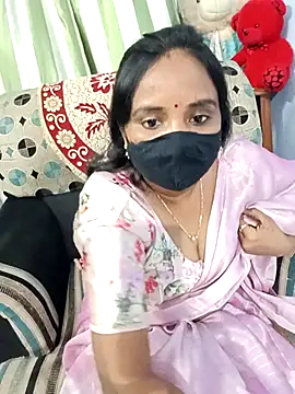 Tinarosy13 online show from February 7, 2026, 5:21 pm