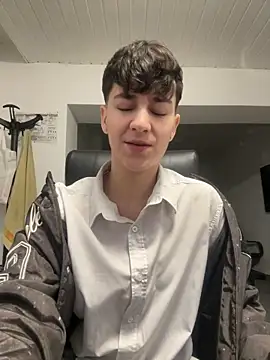 ravenryx online show from February 12, 2026, 3:45 pm