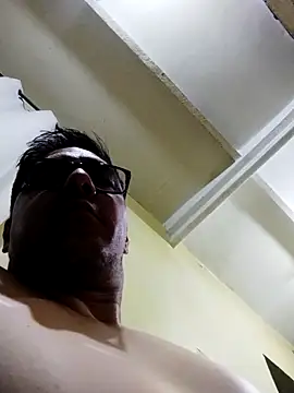 Snapshot of Erbst_Morni chatting on February 5, 2026, 11:06 am Erbst Morni online show from February 5, 2026, 11:06 am