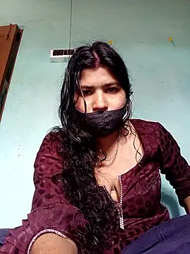 Snapshot of Monisha9876 chatting on January 12, 2026, 5:47 am Monisha9876 online show from January 12, 2026, 5:47 am