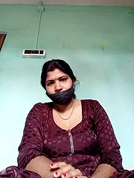 Snapshot of Monisha9876 chatting on January 11, 2026, 4:41 am Monisha9876 online show from January 11, 2026, 4:41 am