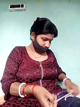 Snapshot of Monisha9876 chatting on February 1, 2026, 4:11 am Monisha9876 online show from February 1, 2026, 4:11 am