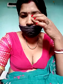 Snapshot of Monisha9876 chatting on February 5, 2026, 9:27 am Monisha9876 online show from February 5, 2026, 9:27 am