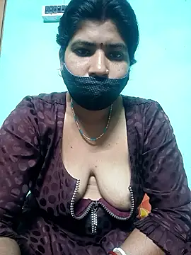 Snapshot of Monisha9876 chatting on January 18, 2026, 8:23 pm Monisha9876 online show from January 18, 2026, 8:23 pm