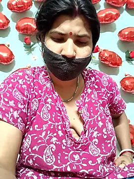 Snapshot of Monisha9876 chatting on February 9, 2026, 6:28 pm Monisha9876 online show from February 9, 2026, 6:28 pm