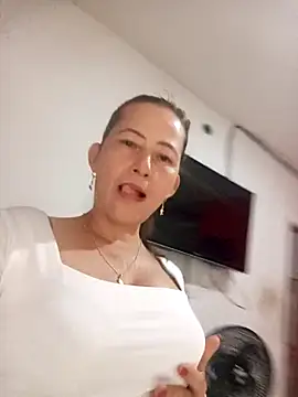 Snapshot of Salome_69 chatting on January 10, 2026, 2:45 pm Salome 69 online show from January 10, 2026, 2:45 pm