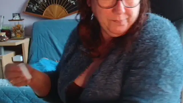 Snapshot of xmyriamx chatting on May 10, 2026, 9:24 am xmyriamx online show from May 10, 2026, 9:24 am