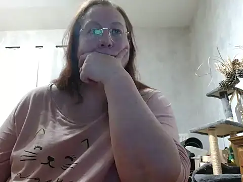 xmyriamx online show from February 5, 2026, 8:15 pm