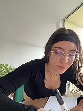 Snapshot of alesziarose_ chatting on January 31, 2026, 9:24 pm alesziarose online show from January 31, 2026, 9:24 pm