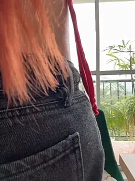 Snapshot of alesziarose_ chatting on February 22, 2026, 10:33 pm alesziarose online show from February 22, 2026, 10:33 pm